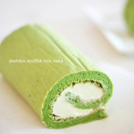 Matcha Souffle Roll Cake