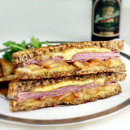 Ham, Cheddar, and Caramelized Apple Sandwich