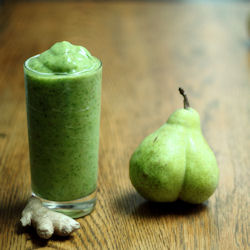 Skinny Pear and Ginger Smoothie