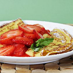 Crêpes with strawberry compote