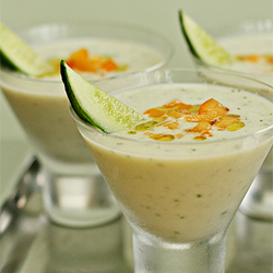 Chilled cucumber soup with yogurt 