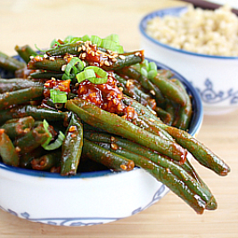 Sautéed Green Beans with Spicy Korean Chili Pepper Sauce