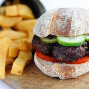 Vension burger with Homemade Chips