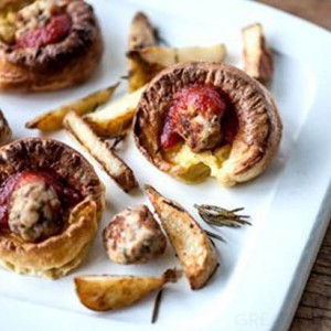 Mini Yorkshire puddings with meatballs
