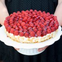 Raspberry Quark-Cream Cake