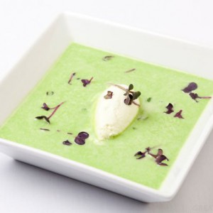 Chilled pea veloute with fennel sorbet and poached apricots - See more at: http://www.greatbritishchefs.com/recipes/pea-veloute-recipe